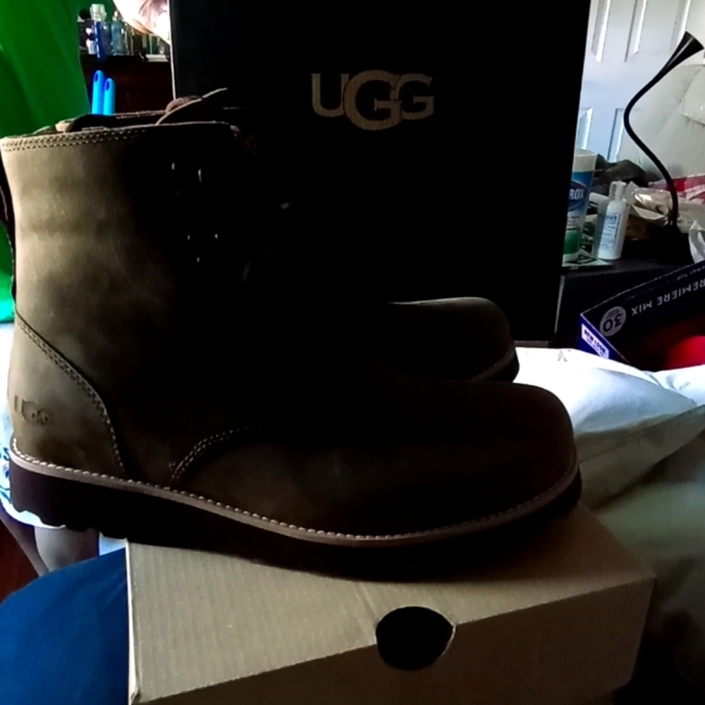 UGG boots  size 7 mens